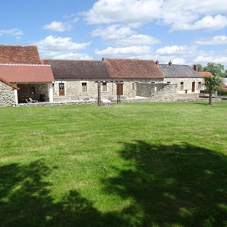 Gite " L'Albizia" Prissac Exterior photo