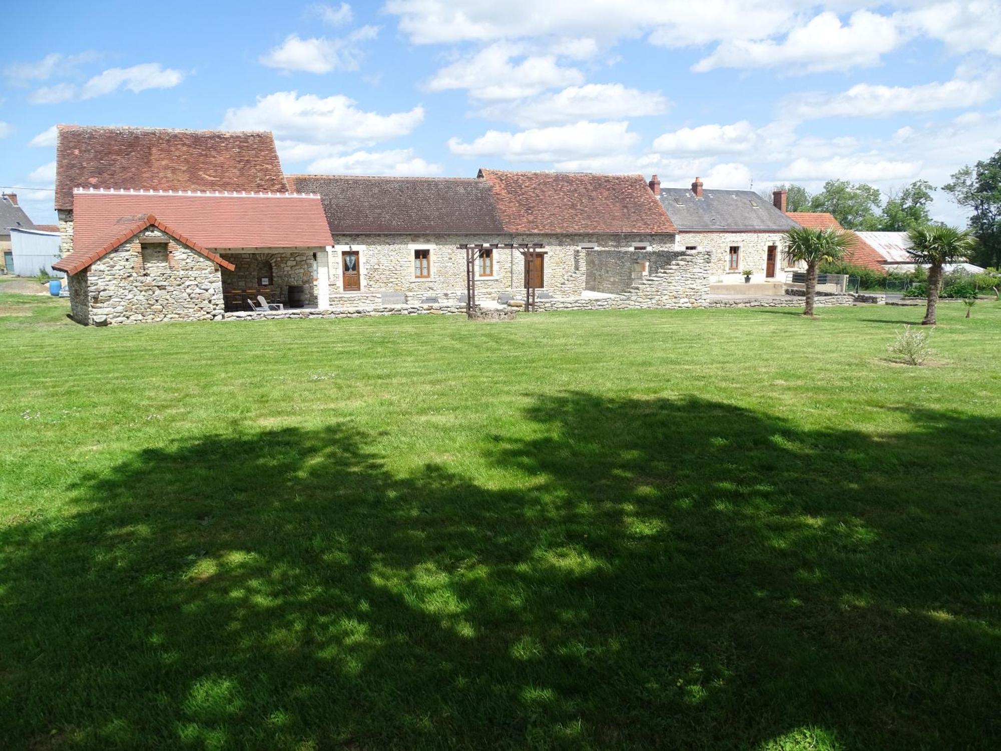 Gite " L'Albizia" Prissac Exterior photo